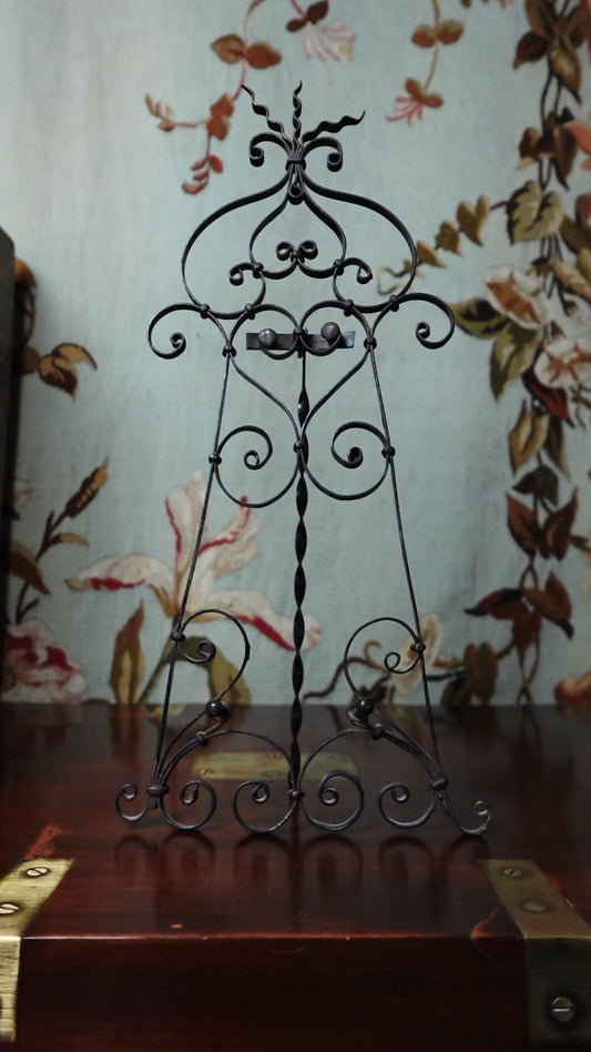 Mediterranean Easel